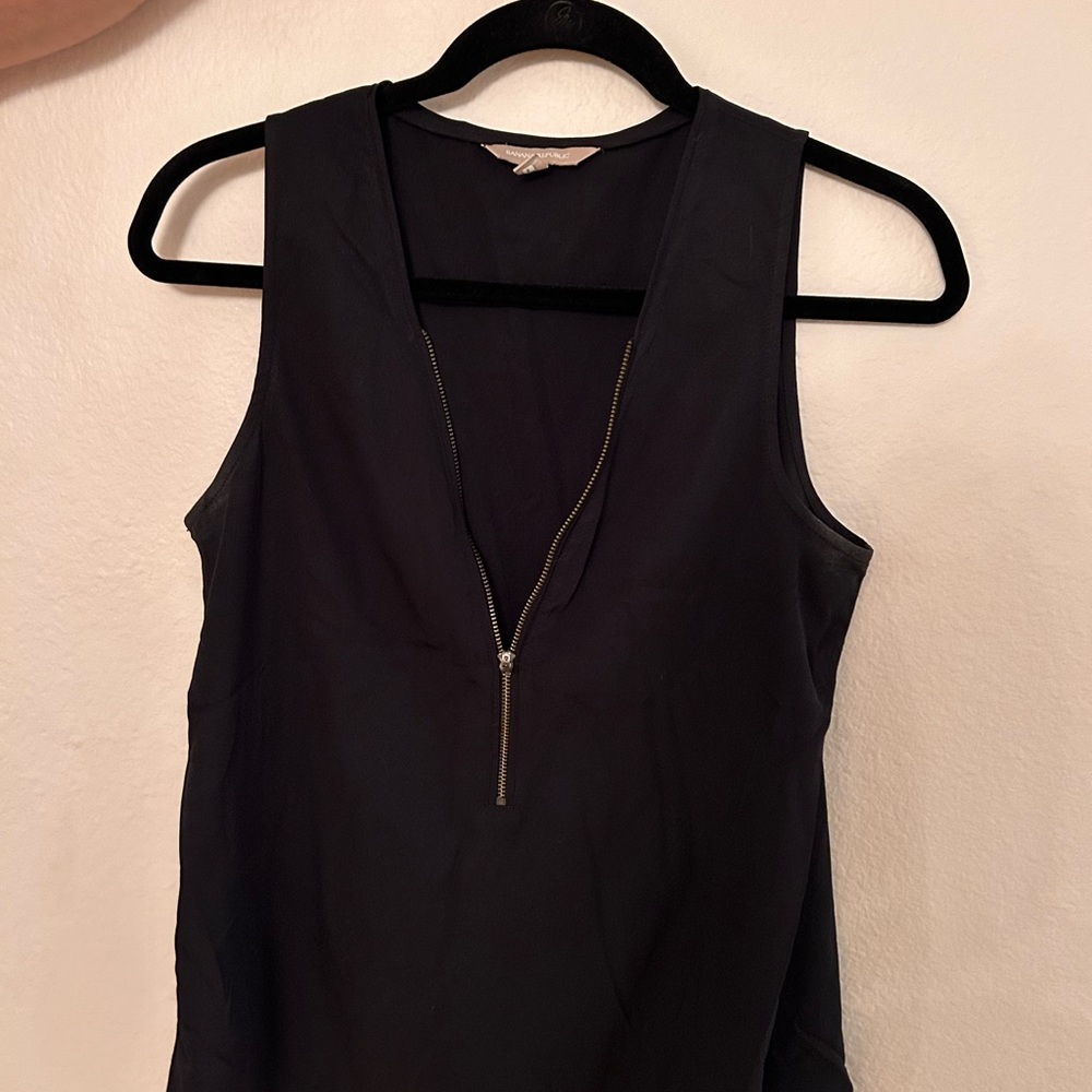 Banana Republic small zip up cami